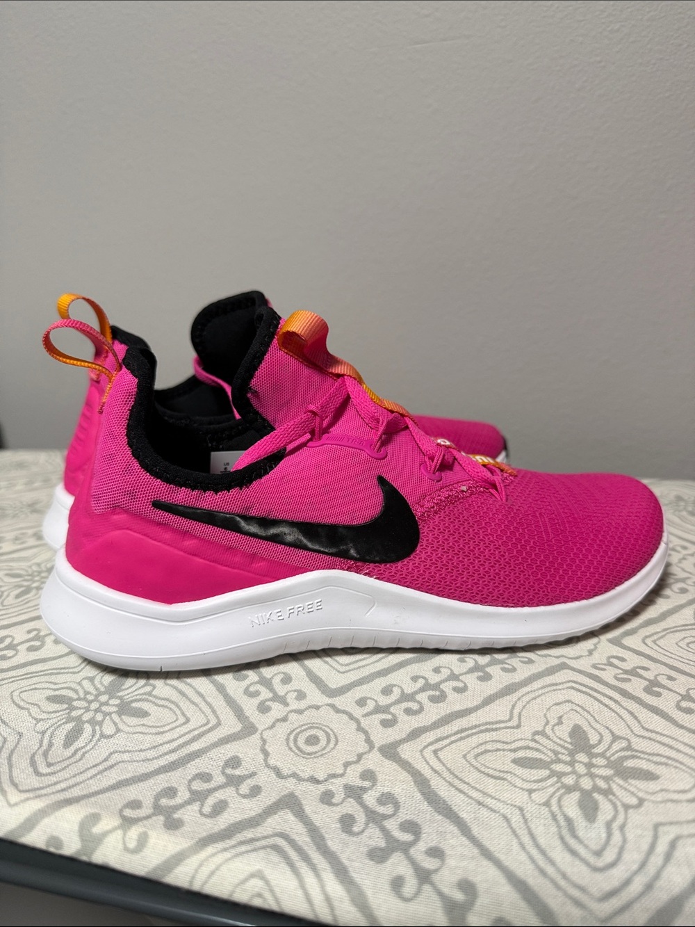Nike women’s Free TR 8
